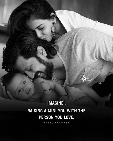 An Amazing Man Quotes, Easy Baby Photo Shoot Ideas, Couple Baby Pictures, Baby Photoshoot Ideas With Parents, Baby With Parents Photography, Couple With Baby Photography, Baby Photoshoot With Parents, Amazing Man Quotes, Mom Dad Baby Photoshoot