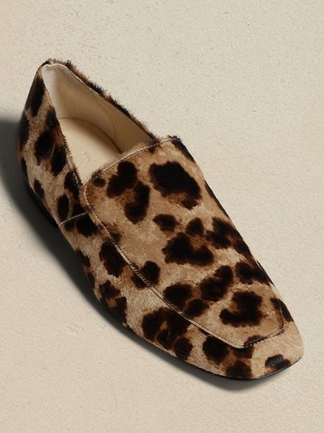 Leopard Loafers Outfit, Leopard Loafers, Animal Print Flats, Chic Shoes, Casual Flat Shoes, Fabulous Shoes, Shoe Print, Shoe Style, Lambskin Leather