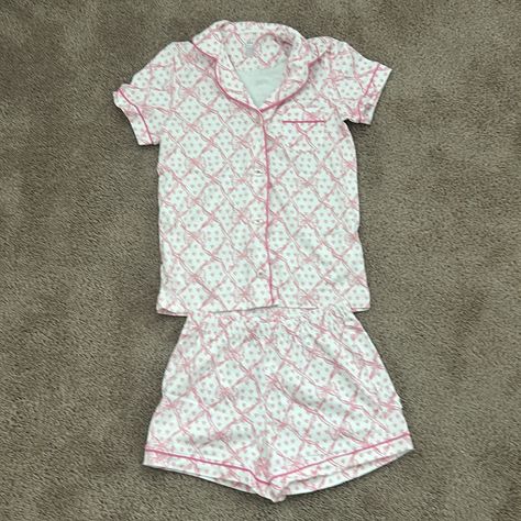 Limited Edition Lsf X Rr Bow Heart Pajamas Xxs (Smaller Than P But The Website Shows Them In The Wrong Order) I Preordered Them Months Ago Pjs Roller Rabbit, Roller Rabbit Pajamas, Cute Roller Rabbit Pjs, Roller Rabbit Heart Pjs, Roller Rabbit Pajamas Cheap, New York Roller Rabbit Pjs, Roller Rabbit Pjs Pink Monkeys, Pink Monkeys, Roller Rabbit