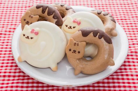 cat doughnuts Desserts Japonais, Pastel Cupcakes, Kawaii Dessert, Cute Donuts, Donut Shape, Japanese Sweets, Kawaii Food, Cute Desserts, Cakepops