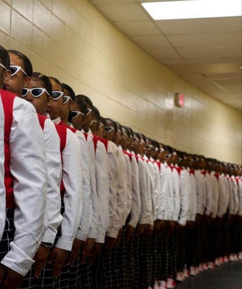 Delta Probate Outfit, Delta Sigma Theta Outfits Fashion, Delta Sigma Theta Probate, Hbcu Aesthetic, What Is A Delta, College Collage, College Goals, Black Joy, Divine 9