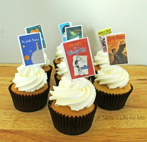 book cover cupcake toppers- A Turtle's Life for Me 1 Book Exchange Party, Book Themed Birthday Party, School Cupcakes, Banquet Centerpieces, Book Birthday Parties, Book Themed Party, Book Cupcakes, Emergency Preparedness Kit, Book Cake