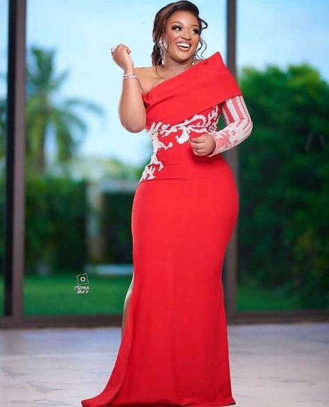 Jackie Appiah, Detachable Wedding Dress, Graduation Party Dresses, Dinner Dress Classy, African Lace Dresses, Asoebi Styles, Elegant Dresses Classy, Instagram Happy Birthday, Classy Dress Outfits