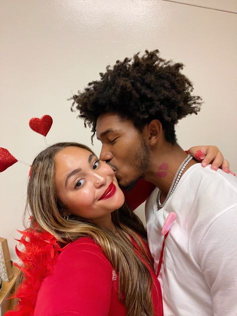 #couples #halloween #halloweencostume #couplescostume #cupid #love #dating #blackcouplescostumes Cupid Costume Men, Cupid Costume, Couples Halloween Costumes, Cupid Love, Couples Costume, Men Aesthetic, Couples Halloween, Halloween Costume Outfits, Love Dating