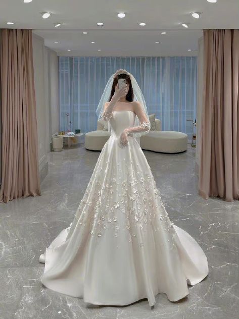 Wedding Dresses Korean, Korean Wedding Dress, Plain Wedding Dress, Bridal Party Gowns, Downtown Boston, Wedding Dresses Princess Ballgown, Asian Wedding Dress, Pretty Quinceanera Dresses, Sparkle Wedding Dress