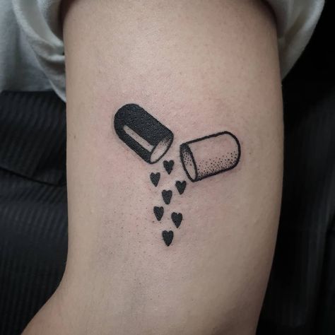 Pill Tattoo Ideas, Pill Tattoo, Lil Tattoos, Insta Tattoo, Flash Ideas, Badass Tattoos, Piercing Ideas, Tattoo Drawings, Tattoos And Piercings