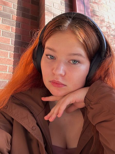 university aesthetic 20s red hair inspo inspiration headphones blue naby sony wh-1000xm4 Girl With Red Hair, Wh 1000xm4, Red Hair Girl, University Aesthetic, Polaroid Posters, Red Hair Inspo, Sony Headphones, Girls With Red Hair, Hair Girl