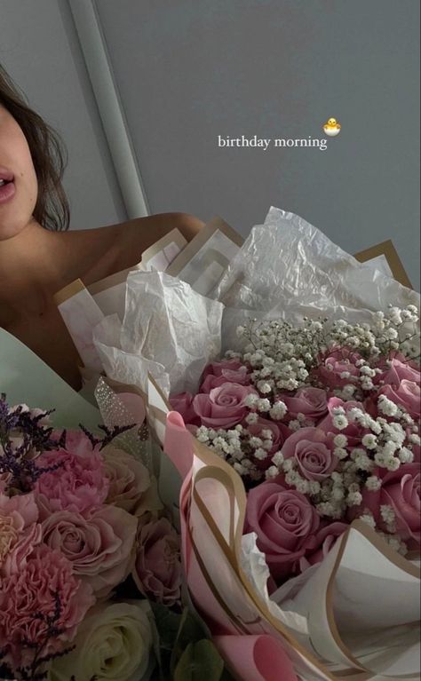 Happy Birthday Bouquet Flowers, Birthday Flowers Aesthetic, My Birthday Story Instagram, Birthday Stories Instagram, Birthday Insta Story, Birthday Ig Story, Instagram Birthday Story Ideas, Birthday Instagram Story Ideas, Birthday Instagram Story