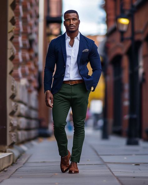 Green Chino Outfit Men, Green Trousers Outfit Men, Olive Green Pants Men, Mens Colored Pants, Green Trousers Outfit, Blue Jeans Outfit Men, Chinos Men Outfit, Trousers Outfit Men, Green Pants Men