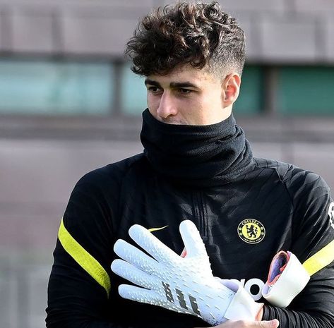 Kepa Arrizabalaga Wallpapers, Kepa Arizzabalaga, Kepa Arrizabalaga, Sergio Mendes, Athlete Quotes, Kai Havertz, Barcelona Football, Soccer Guys, Hero 3