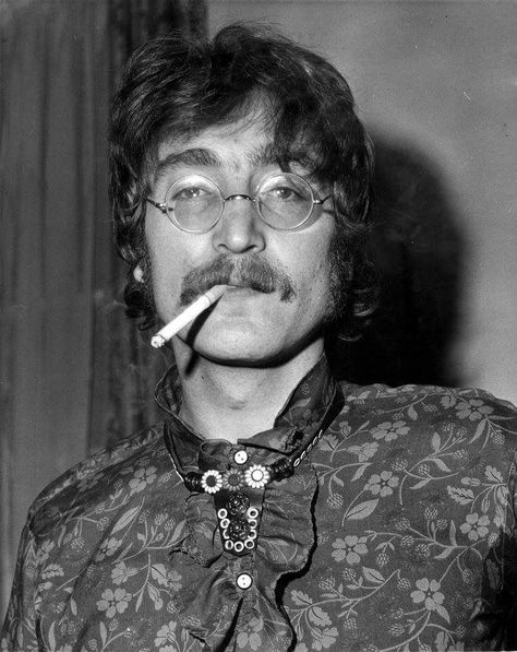 John Lennon, 1967 Jhon Lennon, Sgt Peppers Lonely Hearts Club Band, John Lemon, Beatles Pictures, Sgt Pepper, Beatles John, Moustaches, The Fab Four, Lonely Heart