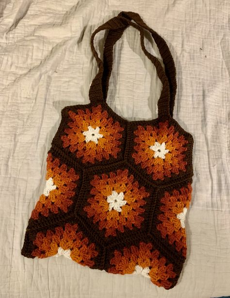 Crochet Granny sqaure tote bag- crochet inspo/ideas <3 🧶 Crochet Inspo Ideas, Crochet Granny Square Tote Bag, Granny Square Tote Bag, Granny Square Tote, Crochet Autumn, Handbag Ideas, Colors Inspiration, Crochet Handbag, Crochet Inspo