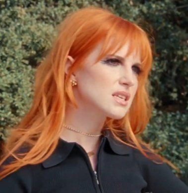 💭 on Twitter: "hayley williams, just her. https://t.co/EokMydUY15" / Twitter Hayley Williams Orange Hair, Hayley Williams Haircut, Haley Williams Hair, Fake Happy, Haley Williams, Hair 2022, Paramore Hayley Williams, Hair Color Auburn, Games Of Thrones