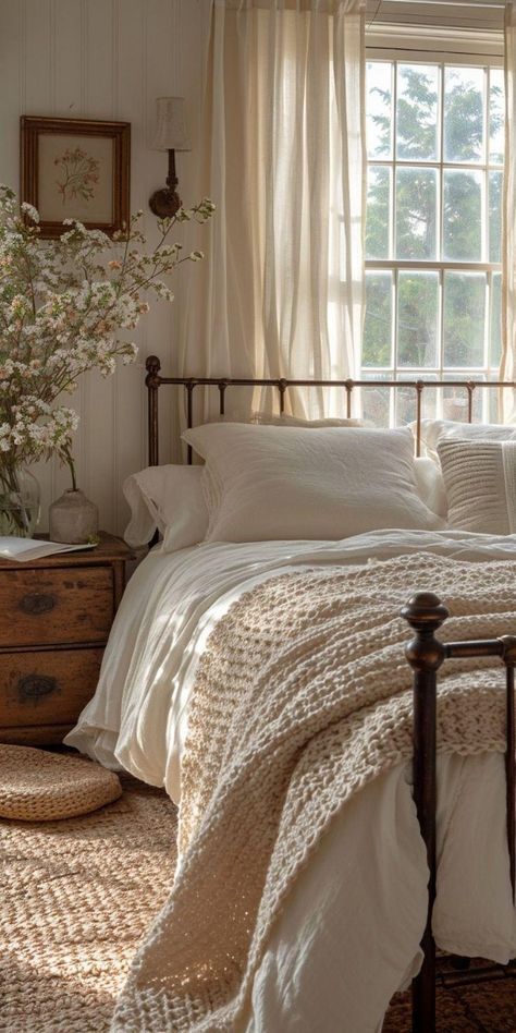 Vintage Farmhouse Bedroom, Cottage Bedroom, Decoration Inspiration, Dream House Interior, Master Bedrooms Decor, Dream House Decor, Bedroom Inspo, My New Room, Cozy Bedroom