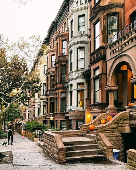 Federal Architecture, Park Slope, Instagram Autumn, New York Homes, I Love Ny, Row House, City That Never Sleeps, 2023 Autumn, City Streets