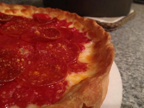 Tonight's Lou Malnatis deep dish pizza.  Butter flavored crisco in the pan is night and day vs oil Lou Malnatis Pizza, Butter Crust Recipe, Deep Dish Pizza Dough, Chicago Style Deep Dish Pizza, Chicago Deep Dish Pizza, Chicago Eats, Butter Crust, Copy Cats, Chicago Pizza