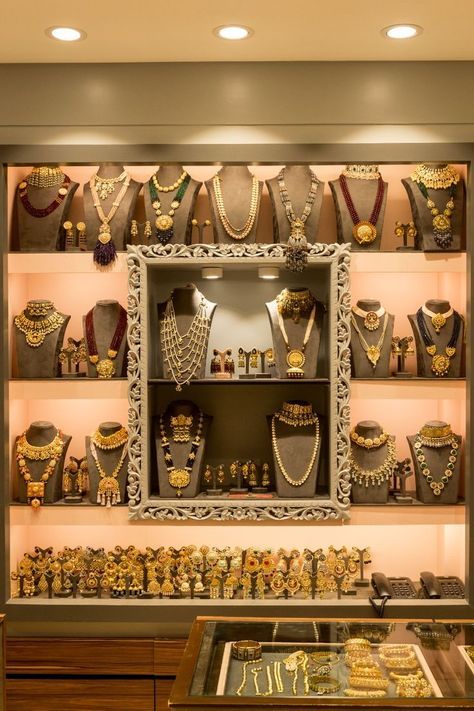 Jewellery Studio Interior, Jewelry Decoration Store, Gold Shop Interior Design, Small Jewelry Shop Interior Design, Jewellery Display Ideas Shops, Jewellery Showroom Interior Design, Jewellery Store Design, Jewellery Shop Interior Design, Jewelry Shop Interior