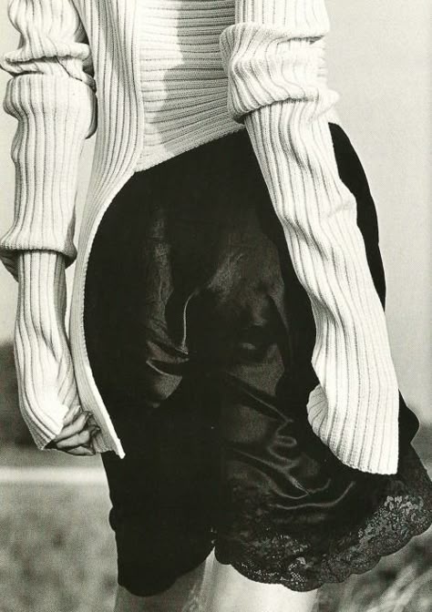 Jules And Jim, Black And White Outfit, Extra Long Sleeves, Futuristic Fashion, Warm Sweaters, Yohji Yamamoto, Dressy Casual, Fashion Details, Missoni