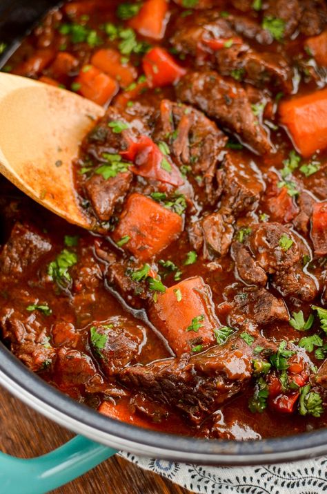 Braised Beef Recipes, Beef Chunks, Beef Cubes, Stew Beef, Pane Dolce, Recipe Beef, Cozy Dinner, Balsamic Beef, Beef Tips