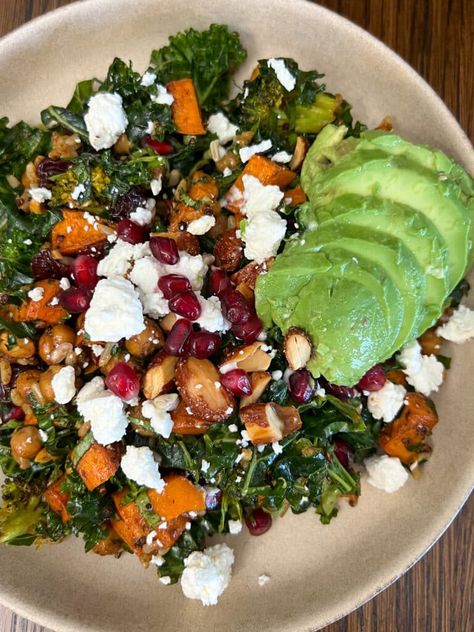 Winter Nourish Bowl - It's A Flavorful Life Roasted Veg Salad, Health Bowls, Roasted Garbanzo Beans, Inflammation Diet Recipes, Homemade Balsamic Vinaigrette, Nourish Bowl, Healthy Nuts, True Food, Winter Salad