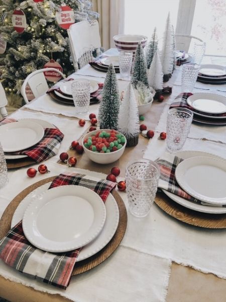 Christmas Table Settings For Small Table, Basic Christmas Table Decor, Christmas Gathering Table Decor, Christmas Table Decorations For Round Tables, Simple Table Settings Christmas, Christmas Decor For Dinner Table, Christmas Dining Table Simple, Christmas Plaid Table Setting, Christmas Table Settings Plaid