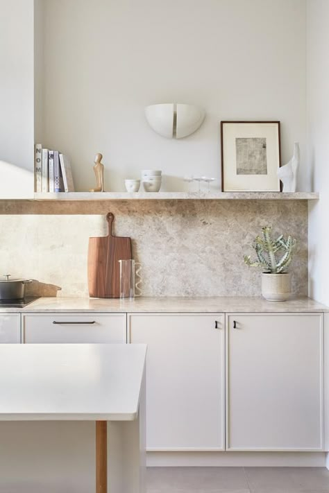 Peaceful Family, Quartz Backsplash, Neoclassical Interior, Kitchen Wall Lights, Sustainable Kitchen, Kitchen Concepts, Kitchen Inspiration Design, Vogue Australia, Counter Tops