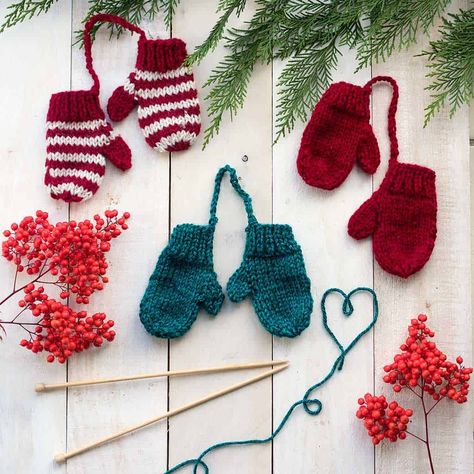 Christmas Tree Knitting Pattern, Hat Ornaments, Knit Christmas Ornaments, Knitting Gloves, Knitted Christmas Decorations, Mittens Knitting, Christmas Knitting Patterns Free, Mini Christmas Stockings, Knitted Mittens Pattern