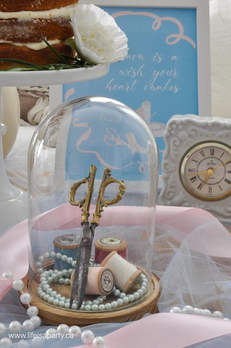 Cinderella Table Setting, Cinderella Center Piece Ideas, Cinderella Candy Table Ideas, Cinderella Table Decor, Elegant Cinderella Party, Cinderella Party Centerpieces, Cinderella Aesthetic Party, Cinderella Themed Bachelorette Party, Cinderella 18th Birthday Party