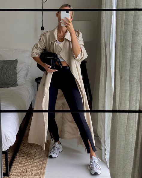 Autumn Winter Styling: Split Hem Trousers Split Hem Jeans Outfit, Georgina Lennon, Split Hem Pants, Split Hem Jeans, Jeans Outfit Ideas, Outfit Pics, Split Pants, Hem Leggings, Trouser Outfit