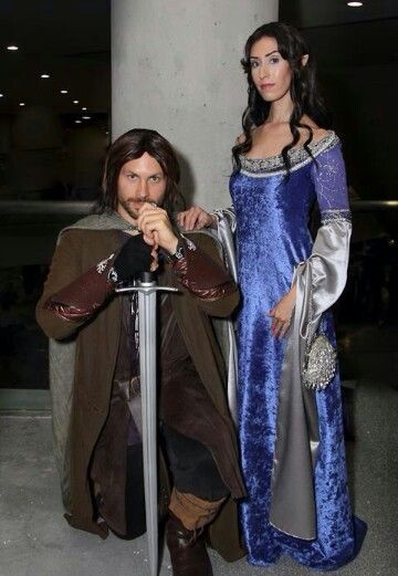 Aragorn and Arwen - Lord of the rings Aragon And Arwen Costume, Aragorn And Arwen Cosplay, Fantasy Couple Costume, Renfaire Outfit Couple, Aragorn And Arwen Costume, Lotr Couples Costumes, Arwen Halloween Costume, Medieval Couple Costume, Couple Fantasy Party