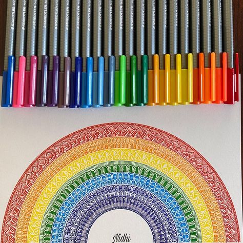 Colorful Mandala Drawing Easy, Rainbow Doodles, Mandala Rainbow, Rainbow Mandala, Book Cover Diy, Pencil Drawings Easy, Cute Easy Drawings, Acrylic Sheets, Mandala Drawing