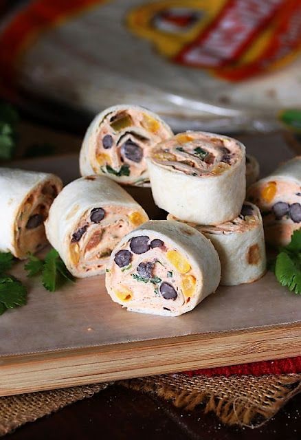 Bean And Cheese Roll Ups, Mexican Pinwheels Appetizers, Bean Pinwheels, Mexican Roll Ups, Tortilla Roll Ups Appetizers, Rollups Appetizers, Taco Roll Ups, Veggie Roll Ups, Taco Roll