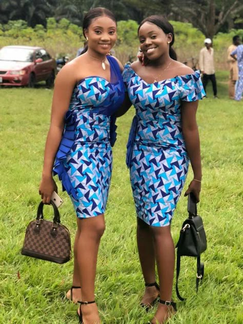 Simple African Dresses, Elegant Ankara Styles, Ankara Inspiration, Styles For Bridesmaids, Short Ankara Dresses, Beautiful Ankara Styles, Stylish Naija, Dress For Ladies, Short African Dresses