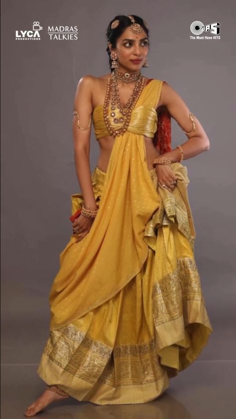 Hindu Clothing, Sobhita Dhulipala, Ponniyin Selvan, Rare Features, Draping Fashion, Indian Photoshoot, Traditional Indian Outfits, Fashion Illustration Dresses, Desi Aesthetic