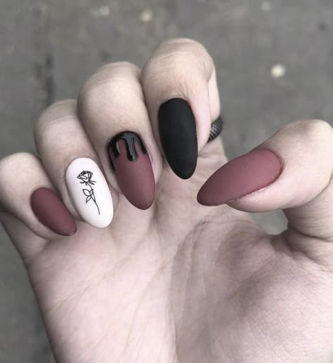 Dark Gelish Nails, Dark Aesthetic Nails Short, Dark Nails Inspiration Almond, Dark Goth Nail Designs, Short Nail Ideas Dark, Short Almond Acrylic Nails Goth, Nail Art Gothic Dark Beauty, Short Goth Nails Grunge, Nail Art Dark Academia