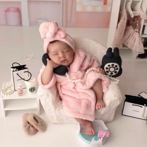 Baby Spa Day 🌸 Bath Tub Baby Photoshoot, Girly Baby Photoshoot Ideas, Newborn Spa Photoshoot, Baby Spa Photoshoot, Infant Photoshoot Ideas, Hair With Rollers, Newborn Things, Old Fashioned Telephone, Pink Telephone