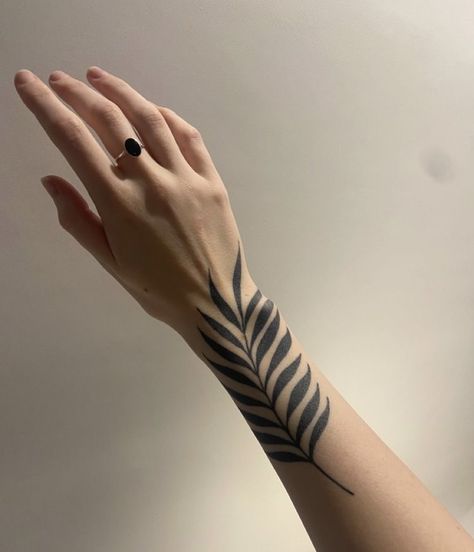 Tattoo Leaves, Abstract Tattoo Ideas, Jaguar Tattoo, Leaves Tattoo, Around Arm Tattoo, Cuff Tattoo, Belly Tattoos, Funky Tattoos, Tattoos For Women Flowers