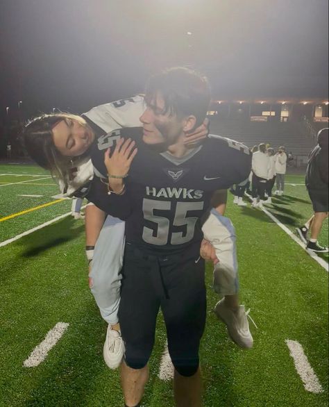 Rugby Boyfriend Aesthetic, Football Boyfriend Aesthetic, American Football Couple, Rugby Boyfriend, Bad Ash, Cute Couples Football, Football Relationship, The Cheat Sheet, American Boyfriend