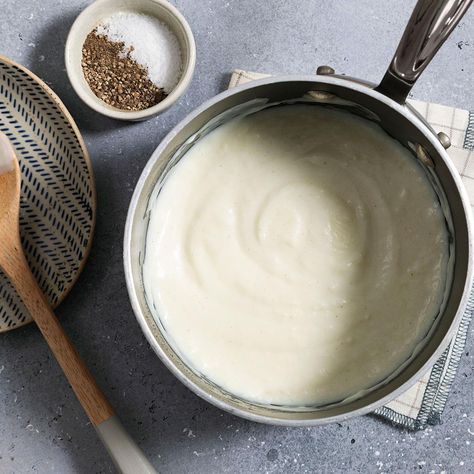 Basic White Sauce Basic White Sauce Recipe, Bashamel Sauce Recipe, Basic Cream Sauce, Basic White Sauce, Homemade Pasta Sauce Recipe, Bechamel Recipe, White Sauce Recipe, Cream Sauce Pasta, Cream Gravy