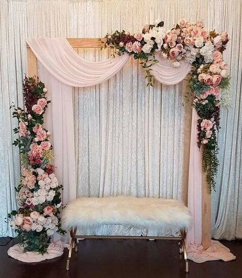 Wedding Stage Backdrop, Wedding Background Decoration, Diy Wedding Backdrop, Desi Wedding Decor, Wedding Backdrop Design, Wedding Backdrop Decorations, Wedding Design Decoration, Wedding Stage Decorations, Rustic Flowers