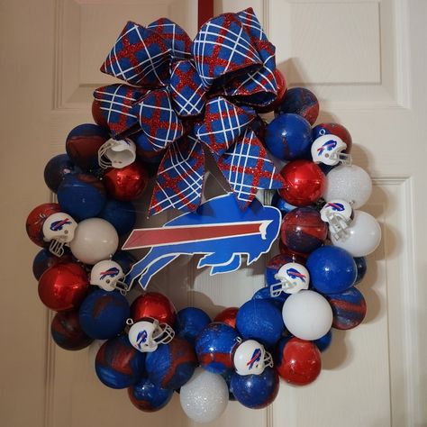 Buffalo Bills Artwork, Buffalo Bills Wreath Diy, Buffalo Bills Crafts Diy, Buffalo Bills Christmas Tree, Buffalo Bills Wreath, Buffalo Bills Crafts, Buffalo Bills Nails, Buffalo Bills Stuff, Buffalo Bills Game