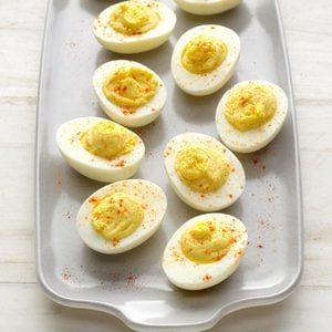 Horseradish Deviled Eggs Recipe: How to Make It Horseradish Deviled Eggs Recipe, Simple Deviled Eggs Recipe, Chicken Deviled Eggs, Horseradish Deviled Eggs, Deviled Eggs Recipe Easy, Easy Egg Recipes, Deviled Eggs Easy, Best Deviled Eggs, Clam Recipes