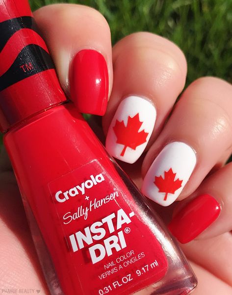 Canada Flag Nail Art, Canadian Nails, Summer Nails 2023 Trends, Canada Nails, Nail Vinyl Decals, Holidays Nails, Cricut Nails, Nails 2023 Trends, Europe Backpacking