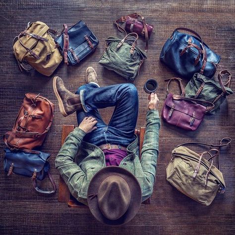 Handmade Leather Bags sur Instagram : 👌👌👌@corymahlke ・・・ How many carry ons do you get? —————————————————- 🎩: @yellow108 Luke Fedora 🧥: @taylorstitch Ojai Waxed Wool 👔:… Handmade Leather Bags, Travel Trunk, Rough Riders, In Good Company, Outfit Grid, Mens Boots Fashion, Rugged Style, Leather Bags Handmade, Classic Man