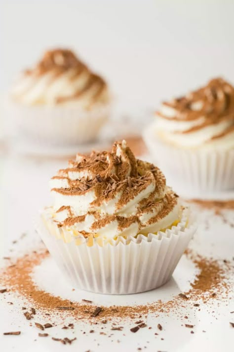 Tiramisu Cupcakes Recipe, Mascarpone Custard, Thanksgiving Desserts For A Crowd, Thanksgiving Cupcake Ideas, Authentic Tiramisu, Easy Thanksgiving Desserts, Best Tiramisu, Cooking Therapy, Tiramisu Cupcakes