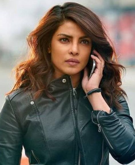 Priyanka Chopra is a great Indian actress, singer, and producer. She is the winner of Miss World 2000 pageant. Husband Affair, Alex Parrish, Priyanka Chopra Wedding, Actress Name List, Mtv Music Awards, India For Kids, Best Actress Award, Robert Rodriguez, Priyanka Chopra