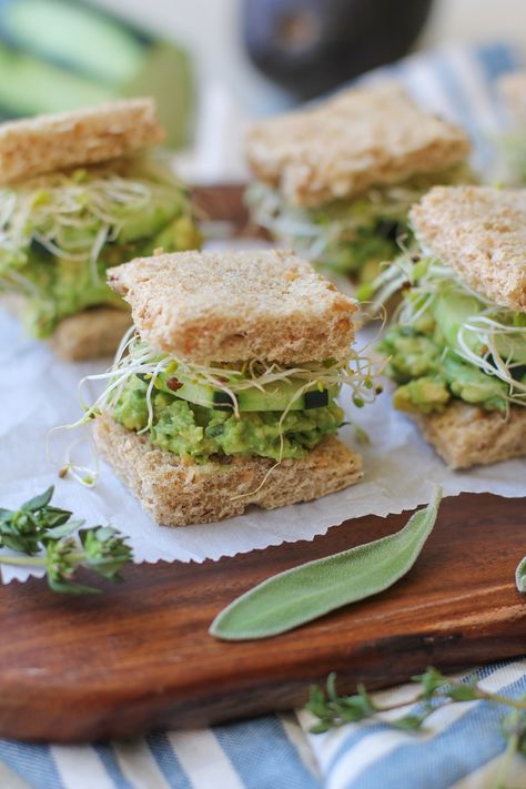 Yea Party Brunch Food, Vegan Mini Sandwiches, Vegetarian Tea Sandwiches Recipes, Valentine Tea Sandwiches, Mini Sandwiches Vegetarian, Salads For Tea Party, Tea Sandwich Tray, Elegant Tea Sandwiches, Salty Tea Party Snacks