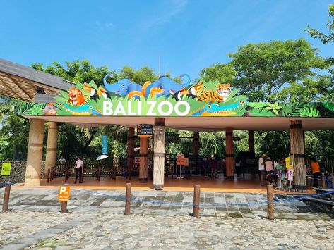 One of the uniqueness of Bali Zoo Park is the unique design of the park equipped with informative information boards and the layout of the trails for tourists that make it easy for tourists to find animals and rides at the Bali Zoo easily. #balizoo #zoobali #travel #traveling #traveller #traveltheworld #travels #Travejar #TravelTravejar #TravelWithTravejar #TravejarPackages #TravejarTour Things To Do In Bali, Zoo Park, Animals Information, Voyage Bali, The Park, Pergola, Bali, Things To Do, Outdoor Structures