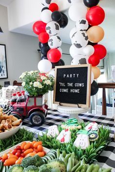 Cow Birthday Parties, 2nd Birthday Party For Boys, Barnyard Birthday Party, Farm Theme Birthday, Farm Baby Shower, Farm Animals Birthday Party, Farm Themed Birthday Party, Rodeo Birthday, Tractor Birthday