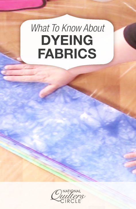 Diy Tie Dye Techniques, Fabric Dyeing Techniques, Textile Dyeing, Textile Painting, Fabric Painting Techniques, Dyeing Fabric, Diy Textiles, Watercolor Fabric, Dye Techniques